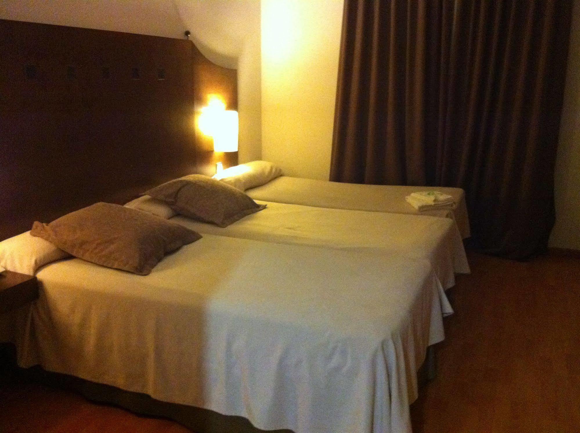 Hotel Exe Agora Cáceres Exteriér fotografie