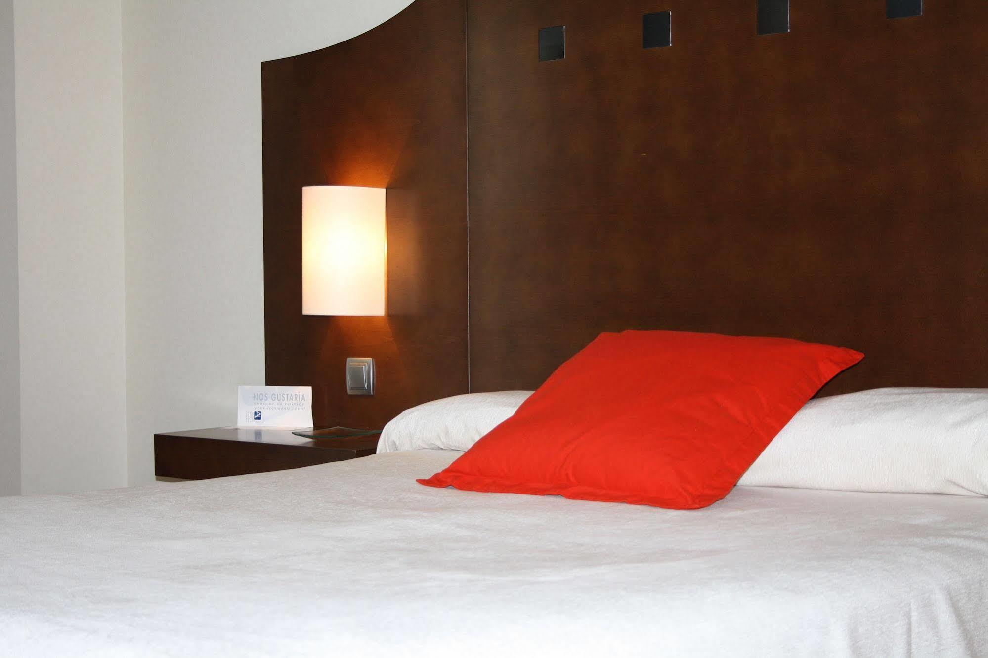Hotel Exe Agora Cáceres Exteriér fotografie