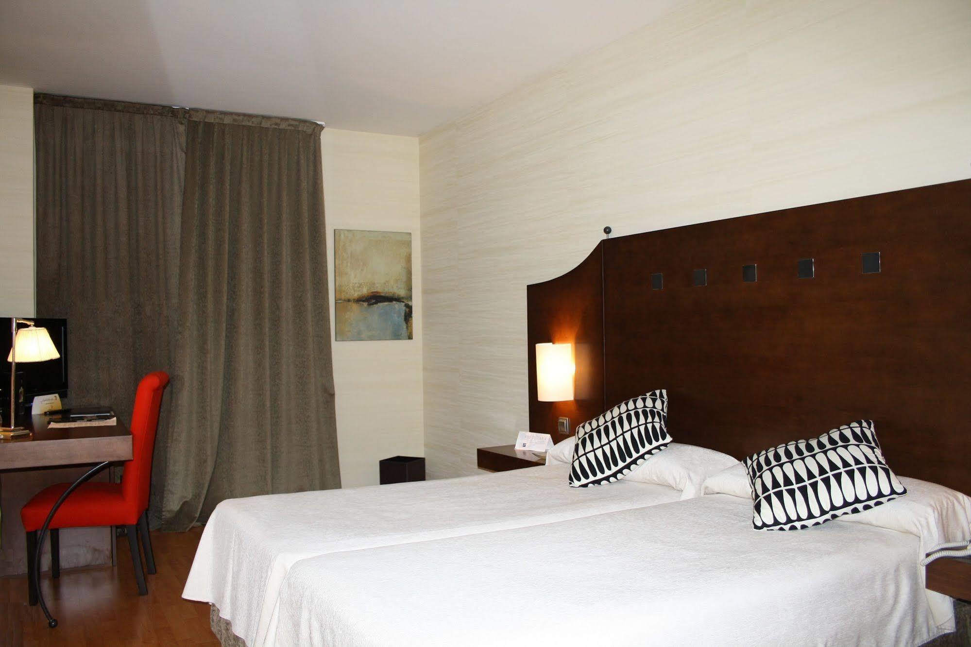 Hotel Exe Agora Cáceres Exteriér fotografie