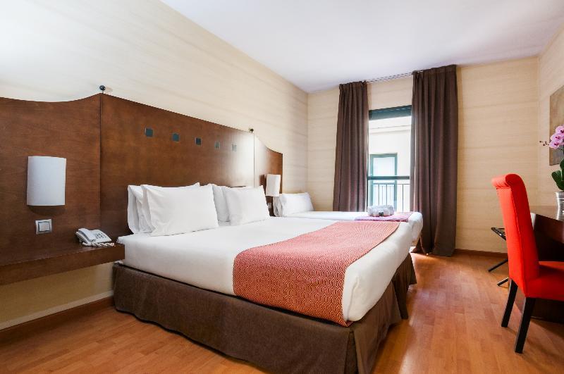 Hotel Exe Agora Cáceres Exteriér fotografie