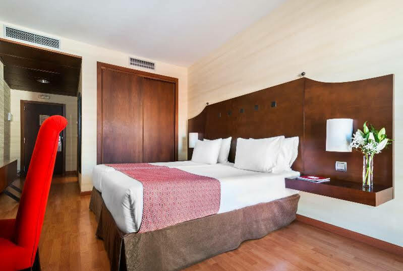 Hotel Exe Agora Cáceres Exteriér fotografie