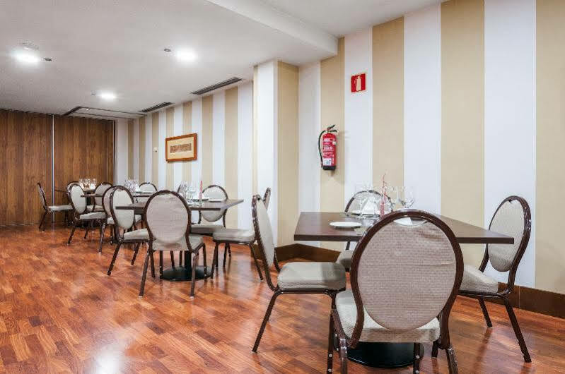Hotel Exe Agora Cáceres Exteriér fotografie