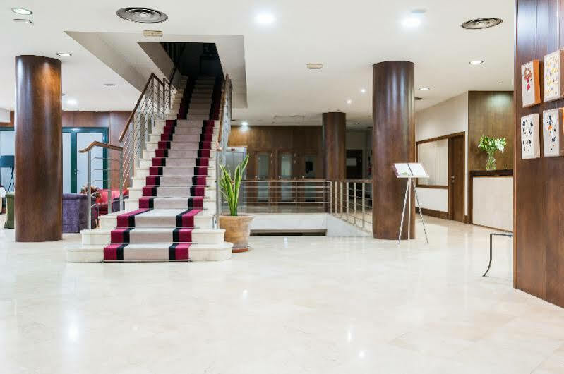 Hotel Exe Agora Cáceres Exteriér fotografie